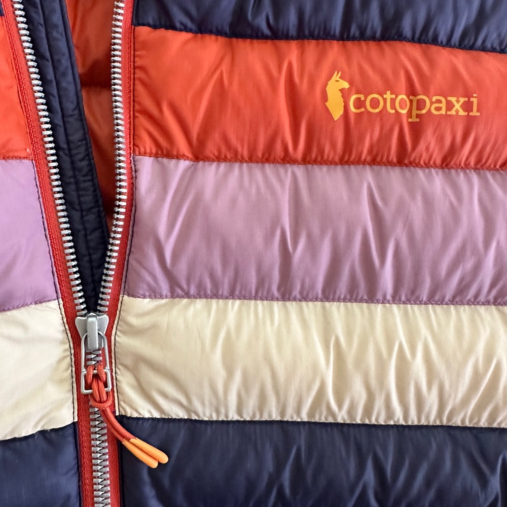 Cotopaxi Women’s Fuego Hooded Down Jacket - Maritime/Cayenne Stripes - Picture 4 of 5